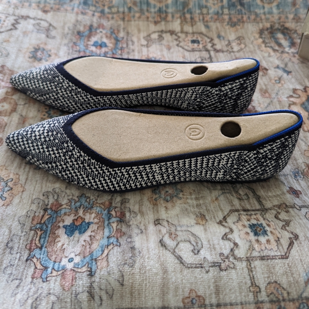Rothy’s navy houndstooth points NEW!